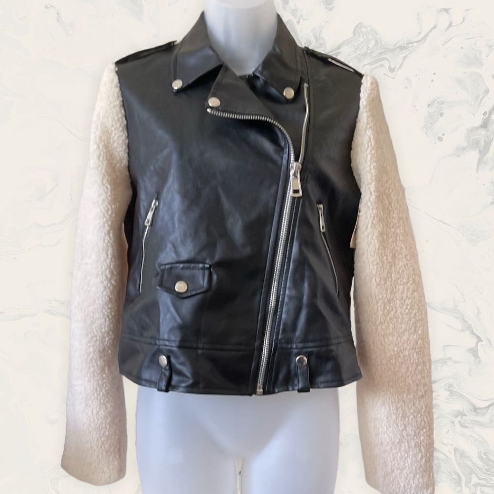 Love Tree Juniors Black Faux Leather/ Fur Moto Jacket - Size L - Black / Cream
